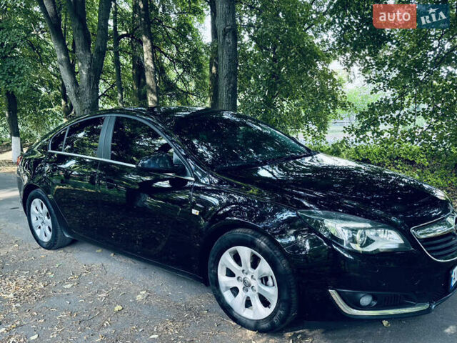 Черный Опель Инсигния, объемом двигателя 1.6 л и пробегом 273 тыс. км за 10500 $, фото 4 на Automoto.ua