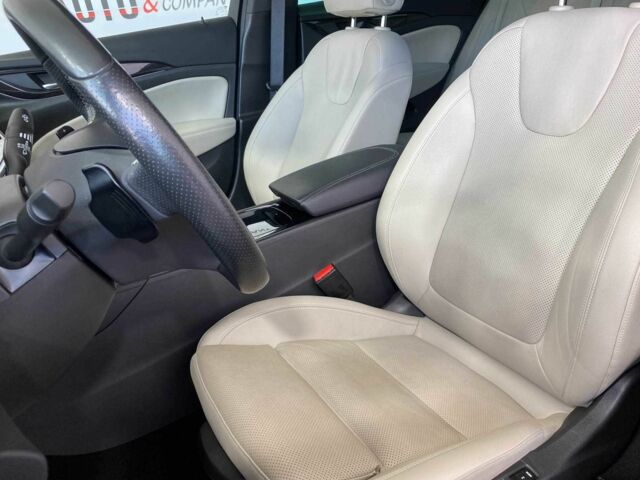 Черный Опель Инсигния, объемом двигателя 2 л и пробегом 140 тыс. км за 19950 $, фото 6 на Automoto.ua