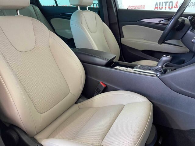 Черный Опель Инсигния, объемом двигателя 2 л и пробегом 140 тыс. км за 19950 $, фото 8 на Automoto.ua