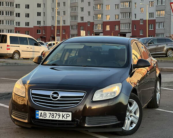 Коричневий Опель Інсігнія, об'ємом двигуна 2 л та пробігом 290 тис. км за 5500 $, фото 1 на Automoto.ua