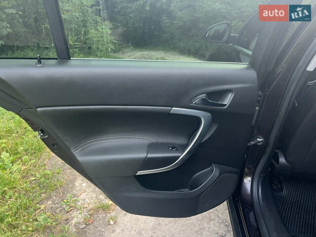 Коричневый Опель Инсигния, объемом двигателя 1.6 л и пробегом 210 тыс. км за 8500 $, фото 11 на Automoto.ua