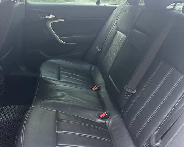 Коричневый Опель Инсигния, объемом двигателя 1.6 л и пробегом 210 тыс. км за 8500 $, фото 10 на Automoto.ua