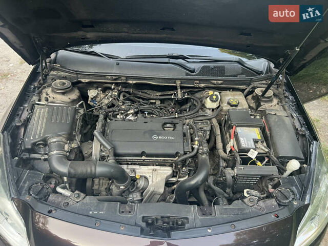 Коричневый Опель Инсигния, объемом двигателя 1.6 л и пробегом 210 тыс. км за 8500 $, фото 18 на Automoto.ua