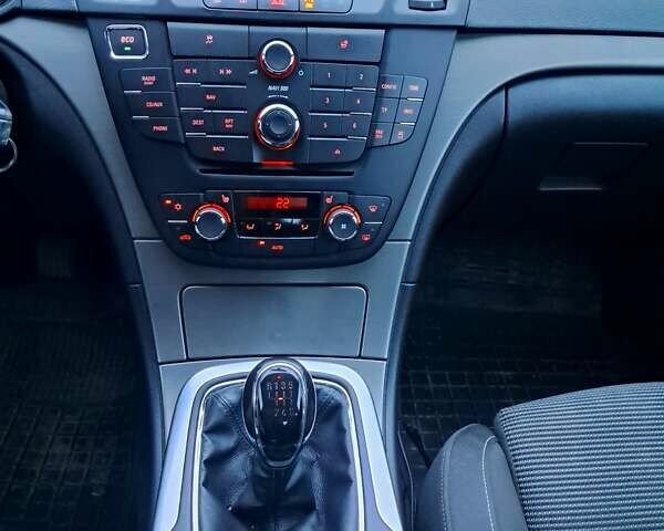 Коричневый Опель Инсигния, объемом двигателя 1.96 л и пробегом 280 тыс. км за 7500 $, фото 5 на Automoto.ua