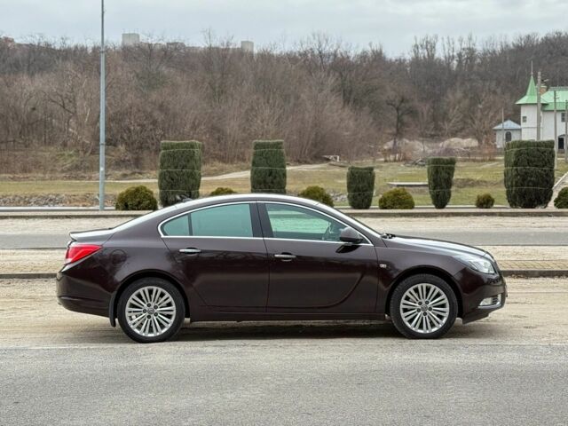 Коричневий Опель Інсігнія, об'ємом двигуна 2 л та пробігом 160 тис. км за 13000 $, фото 2 на Automoto.ua