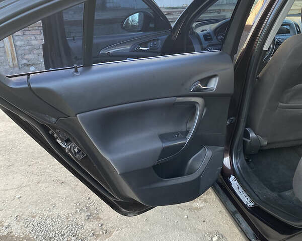 Коричневый Опель Инсигния, объемом двигателя 1.36 л и пробегом 223 тыс. км за 11000 $, фото 6 на Automoto.ua