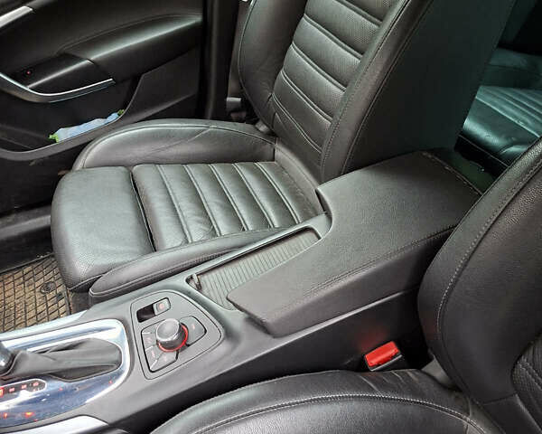 Коричневый Опель Инсигния, объемом двигателя 1.96 л и пробегом 310 тыс. км за 7999 $, фото 7 на Automoto.ua