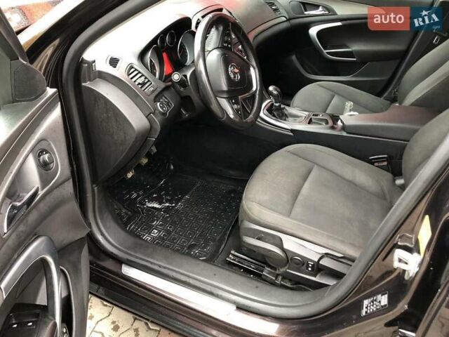 Коричневый Опель Инсигния, объемом двигателя 1.96 л и пробегом 300 тыс. км за 8400 $, фото 2 на Automoto.ua