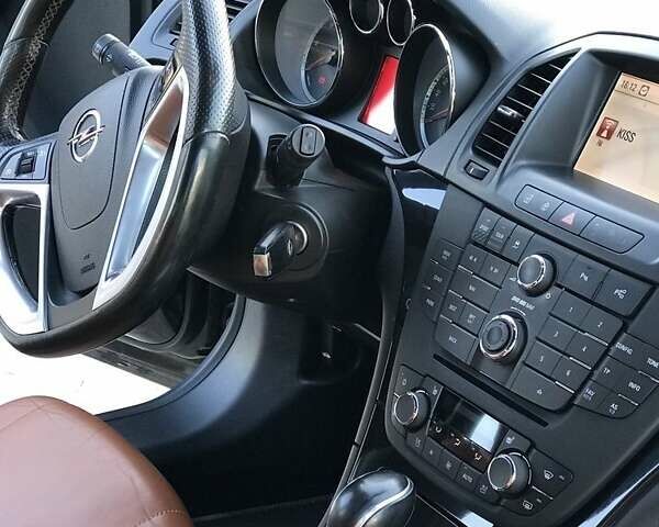 Коричневий Опель Інсігнія, об'ємом двигуна 2 л та пробігом 290 тис. км за 9999 $, фото 9 на Automoto.ua