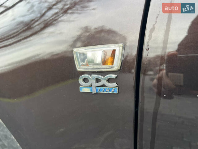 Коричневый Опель Инсигния, объемом двигателя 2 л и пробегом 252 тыс. км за 8900 $, фото 7 на Automoto.ua