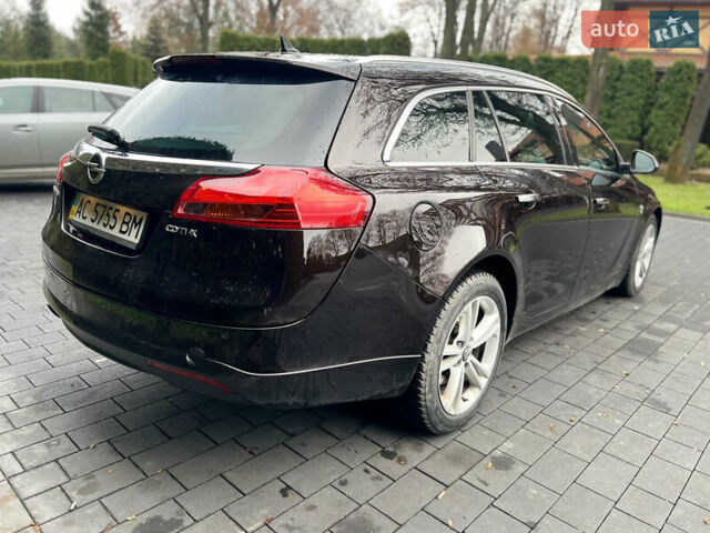 Коричневый Опель Инсигния, объемом двигателя 2 л и пробегом 252 тыс. км за 8900 $, фото 4 на Automoto.ua