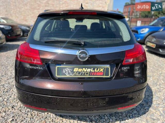 Коричневый Опель Инсигния, объемом двигателя 1.96 л и пробегом 321 тыс. км за 8999 $, фото 3 на Automoto.ua