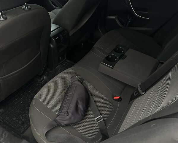 Коричневый Опель Инсигния, объемом двигателя 1.96 л и пробегом 310 тыс. км за 7900 $, фото 8 на Automoto.ua