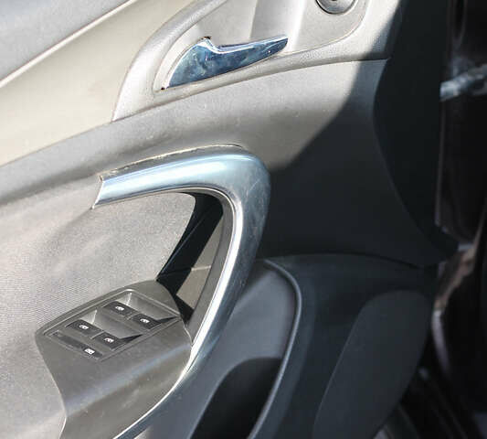 Коричневий Опель Інсігнія, об'ємом двигуна 1.96 л та пробігом 225 тис. км за 8700 $, фото 9 на Automoto.ua