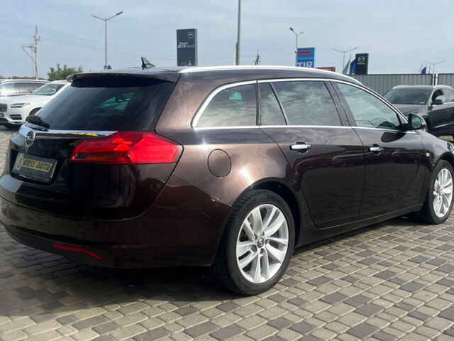 Коричневый Опель Инсигния, объемом двигателя 2 л и пробегом 246 тыс. км за 9600 $, фото 6 на Automoto.ua