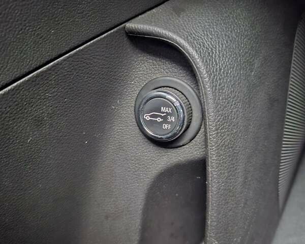 Коричневий Опель Інсігнія, об'ємом двигуна 1.96 л та пробігом 252 тис. км за 9000 $, фото 26 на Automoto.ua