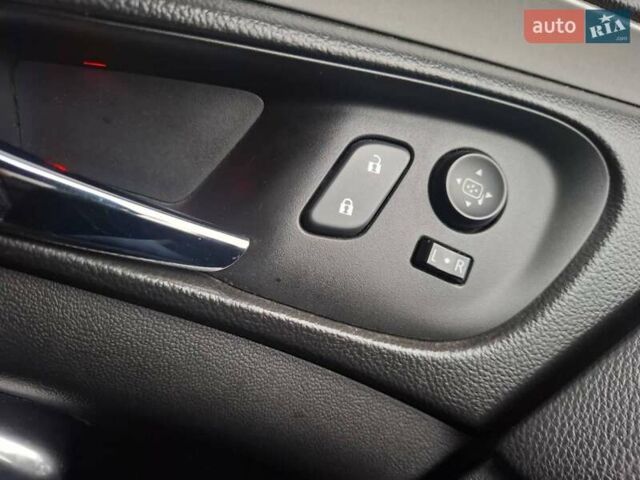 Коричневий Опель Інсігнія, об'ємом двигуна 1.96 л та пробігом 252 тис. км за 9000 $, фото 24 на Automoto.ua