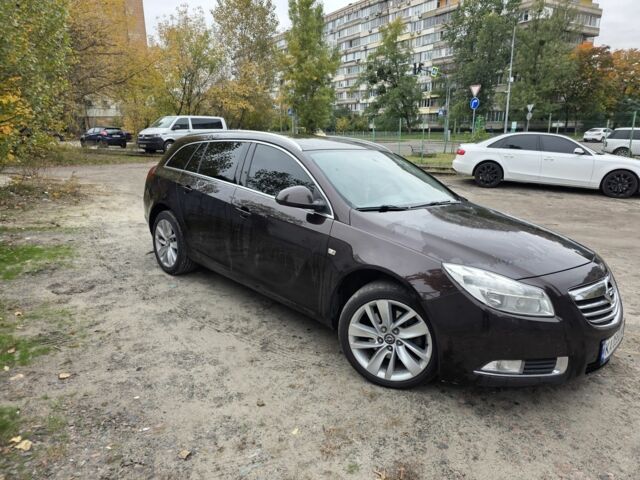 Коричневый Опель Инсигния, объемом двигателя 2 л и пробегом 236 тыс. км за 7600 $, фото 4 на Automoto.ua