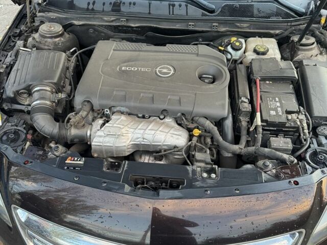 Коричневый Опель Инсигния, объемом двигателя 2 л и пробегом 218 тыс. км за 11300 $, фото 12 на Automoto.ua