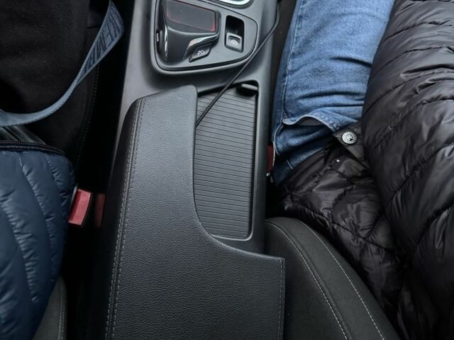 Коричневый Опель Инсигния, объемом двигателя 2 л и пробегом 218 тыс. км за 11300 $, фото 15 на Automoto.ua