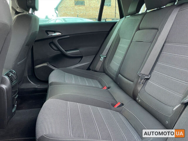 Коричневий Опель Інсігнія, об'ємом двигуна 2 л та пробігом 235 тис. км за 9800 $, фото 11 на Automoto.ua