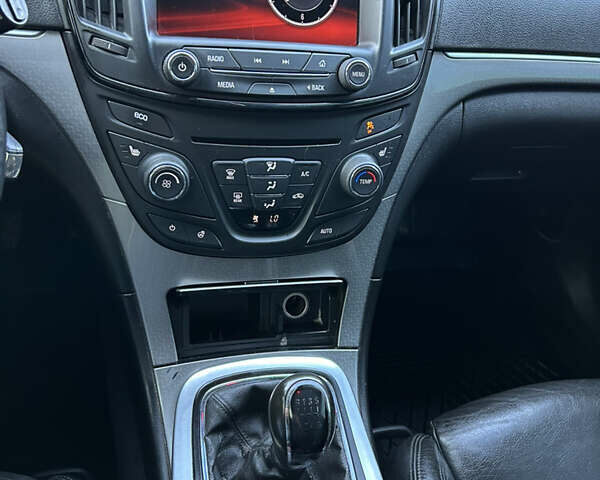 Коричневый Опель Инсигния, объемом двигателя 2 л и пробегом 260 тыс. км за 10850 $, фото 34 на Automoto.ua