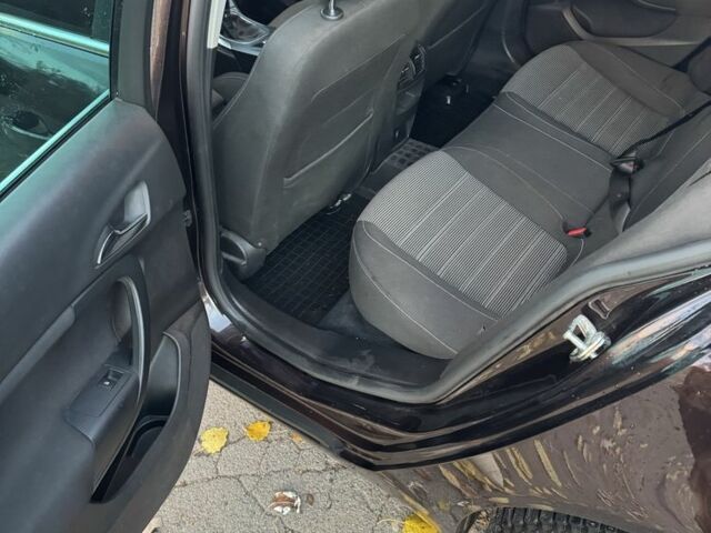 Коричневый Опель Инсигния, объемом двигателя 2 л и пробегом 218 тыс. км за 11300 $, фото 8 на Automoto.ua