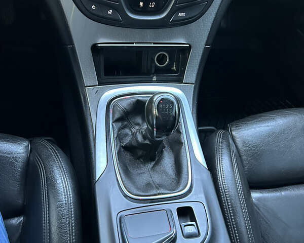 Коричневый Опель Инсигния, объемом двигателя 2 л и пробегом 260 тыс. км за 10850 $, фото 39 на Automoto.ua