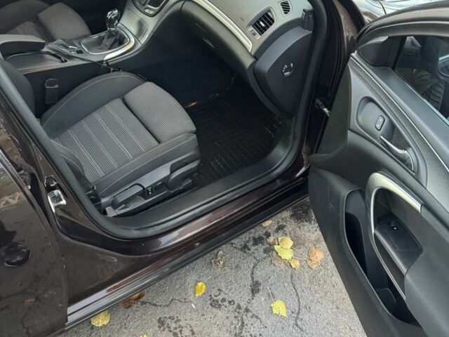 Коричневый Опель Инсигния, объемом двигателя 2 л и пробегом 218 тыс. км за 11300 $, фото 10 на Automoto.ua