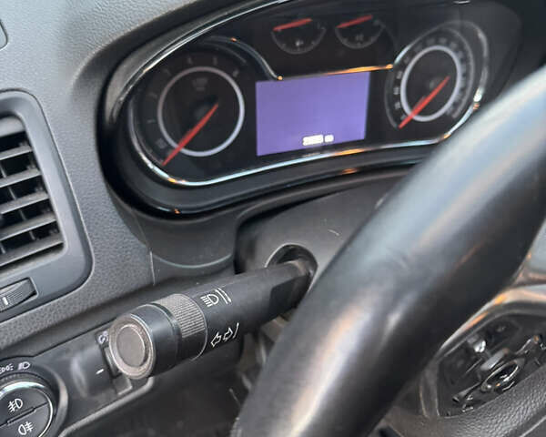 Коричневый Опель Инсигния, объемом двигателя 1.96 л и пробегом 218 тыс. км за 10700 $, фото 6 на Automoto.ua