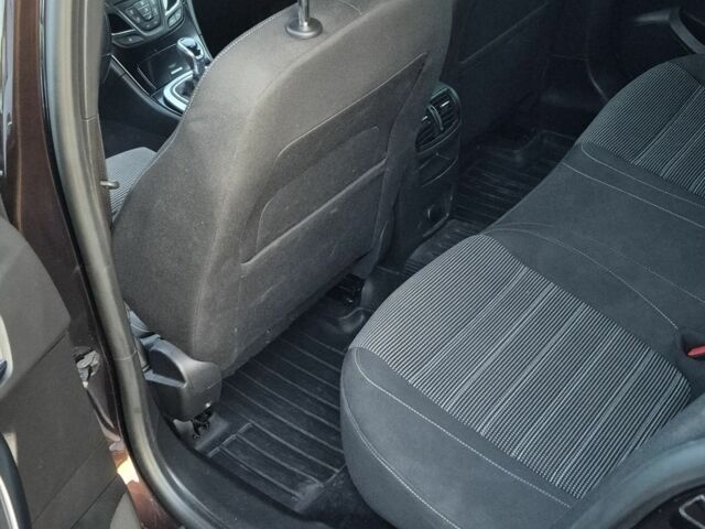 Коричневый Опель Инсигния, объемом двигателя 2 л и пробегом 120 тыс. км за 11200 $, фото 1 на Automoto.ua