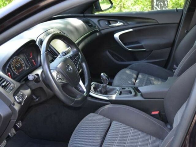 Коричневый Опель Инсигния, объемом двигателя 2 л и пробегом 120 тыс. км за 11200 $, фото 18 на Automoto.ua