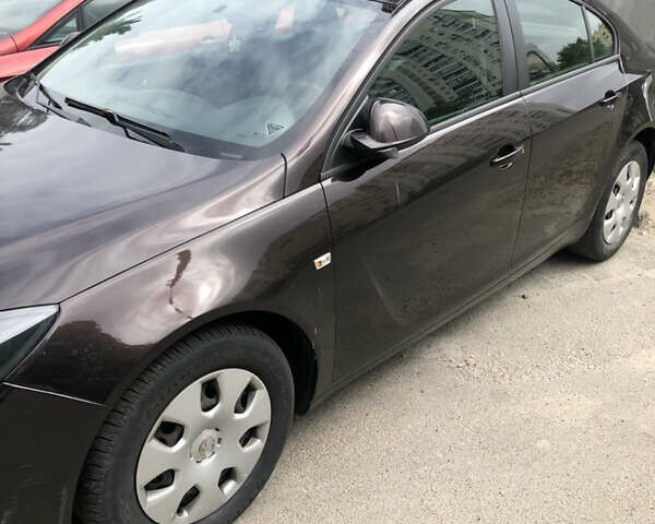 Коричневый Опель Инсигния, объемом двигателя 1.96 л и пробегом 290 тыс. км за 6600 $, фото 2 на Automoto.ua