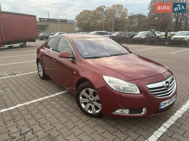 Опель Инсигния 2010 в Житомире на Automoto.ua Красный Опель Инсигния, объемом двигателя 2 л и пробегом 275 тыс. км за 7500 $, фото 2 на Automoto.ua