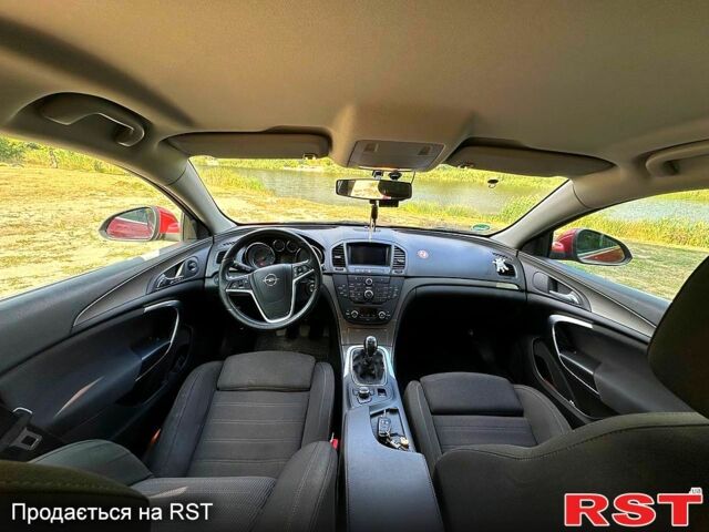 Червоний Опель Інсігнія, об'ємом двигуна 2 л та пробігом 221 тис. км за 7000 $, фото 9 на Automoto.ua