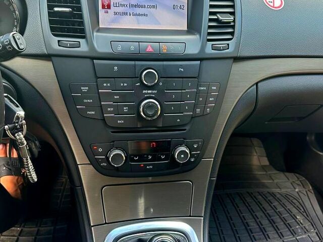 Червоний Опель Інсігнія, об'ємом двигуна 2 л та пробігом 221 тис. км за 7000 $, фото 10 на Automoto.ua