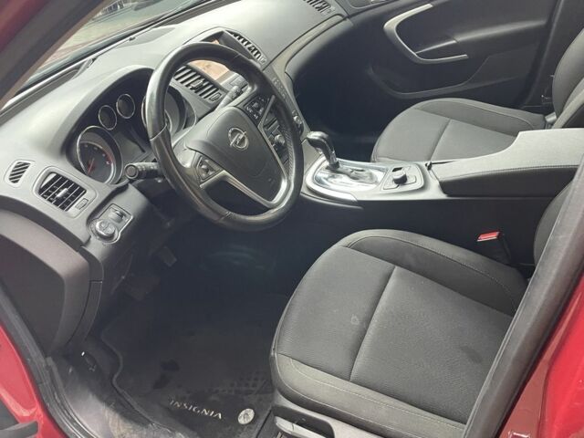 Червоний Опель Інсігнія, об'ємом двигуна 2 л та пробігом 210 тис. км за 6750 $, фото 13 на Automoto.ua