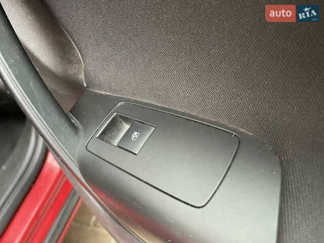 Червоний Опель Інсігнія, об'ємом двигуна 2 л та пробігом 210 тис. км за 6750 $, фото 49 на Automoto.ua