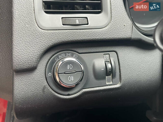 Червоний Опель Інсігнія, об'ємом двигуна 2 л та пробігом 210 тис. км за 6750 $, фото 28 на Automoto.ua