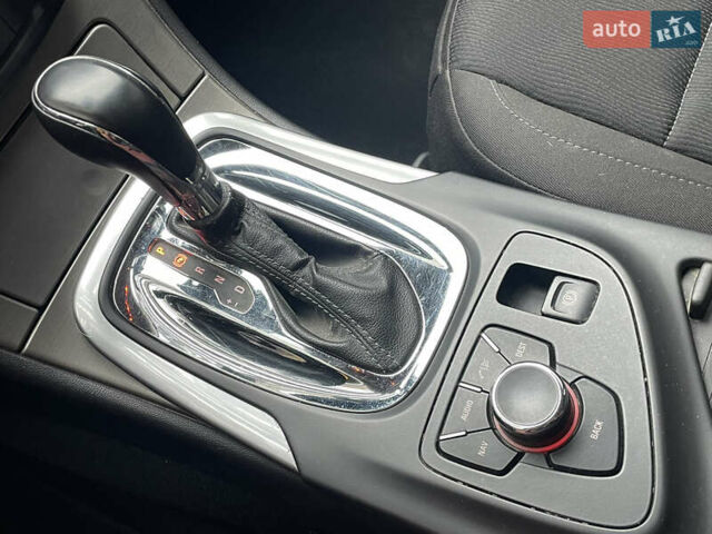 Червоний Опель Інсігнія, об'ємом двигуна 2 л та пробігом 210 тис. км за 6750 $, фото 33 на Automoto.ua