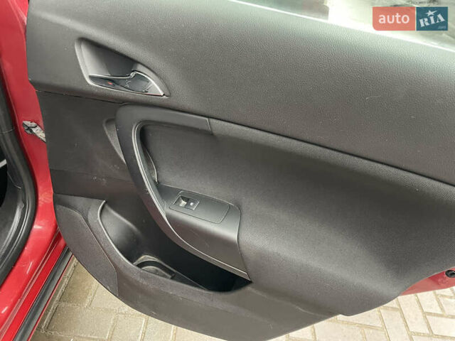 Червоний Опель Інсігнія, об'ємом двигуна 2 л та пробігом 210 тис. км за 6750 $, фото 48 на Automoto.ua