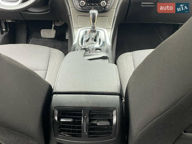 Червоний Опель Інсігнія, об'ємом двигуна 2 л та пробігом 250 тис. км за 6750 $, фото 48 на Automoto.ua