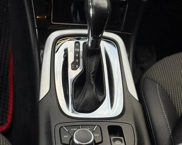 Опель Инсигния 2010 в Жмеренке на Automoto.ua Красный Опель Инсигния, объемом двигателя 2 л и пробегом 243 тыс. км за 8800 $, фото 3 на Automoto.ua