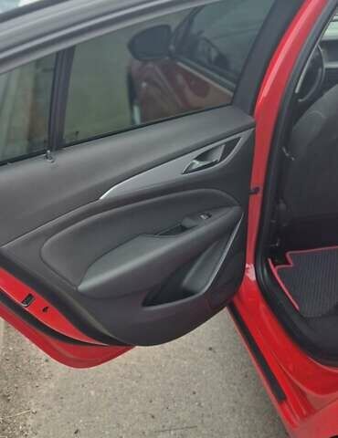 Красный Опель Инсигния, объемом двигателя 1.6 л и пробегом 130 тыс. км за 13999 $, фото 13 на Automoto.ua