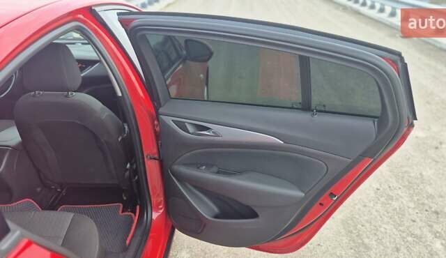 Красный Опель Инсигния, объемом двигателя 1.6 л и пробегом 130 тыс. км за 13999 $, фото 20 на Automoto.ua