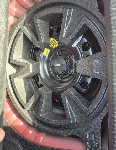 Красный Опель Инсигния, объемом двигателя 1.6 л и пробегом 130 тыс. км за 13999 $, фото 8 на Automoto.ua