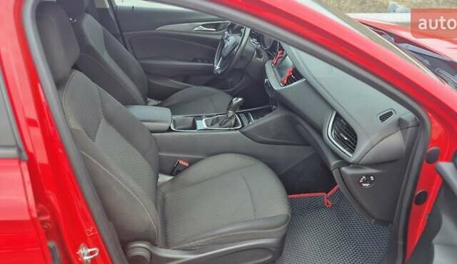 Красный Опель Инсигния, объемом двигателя 1.6 л и пробегом 130 тыс. км за 13999 $, фото 18 на Automoto.ua