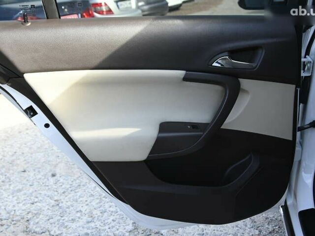 Опель Інсігнія, об'ємом двигуна 0 л та пробігом 134 тис. км за 7800 $, фото 17 на Automoto.ua