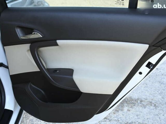 Опель Инсигния, объемом двигателя 0 л и пробегом 134 тыс. км за 7800 $, фото 20 на Automoto.ua