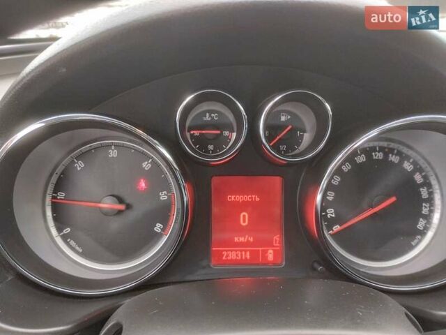 Опель Інсігнія, об'ємом двигуна 1.96 л та пробігом 239 тис. км за 6900 $, фото 12 на Automoto.ua